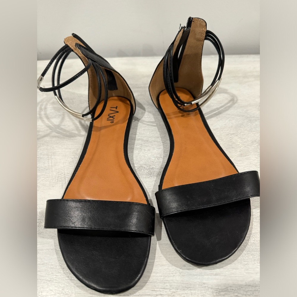 Cute black flat sandal
